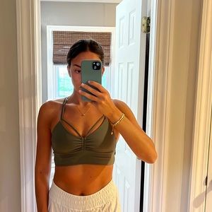 Lululemon sports bra
